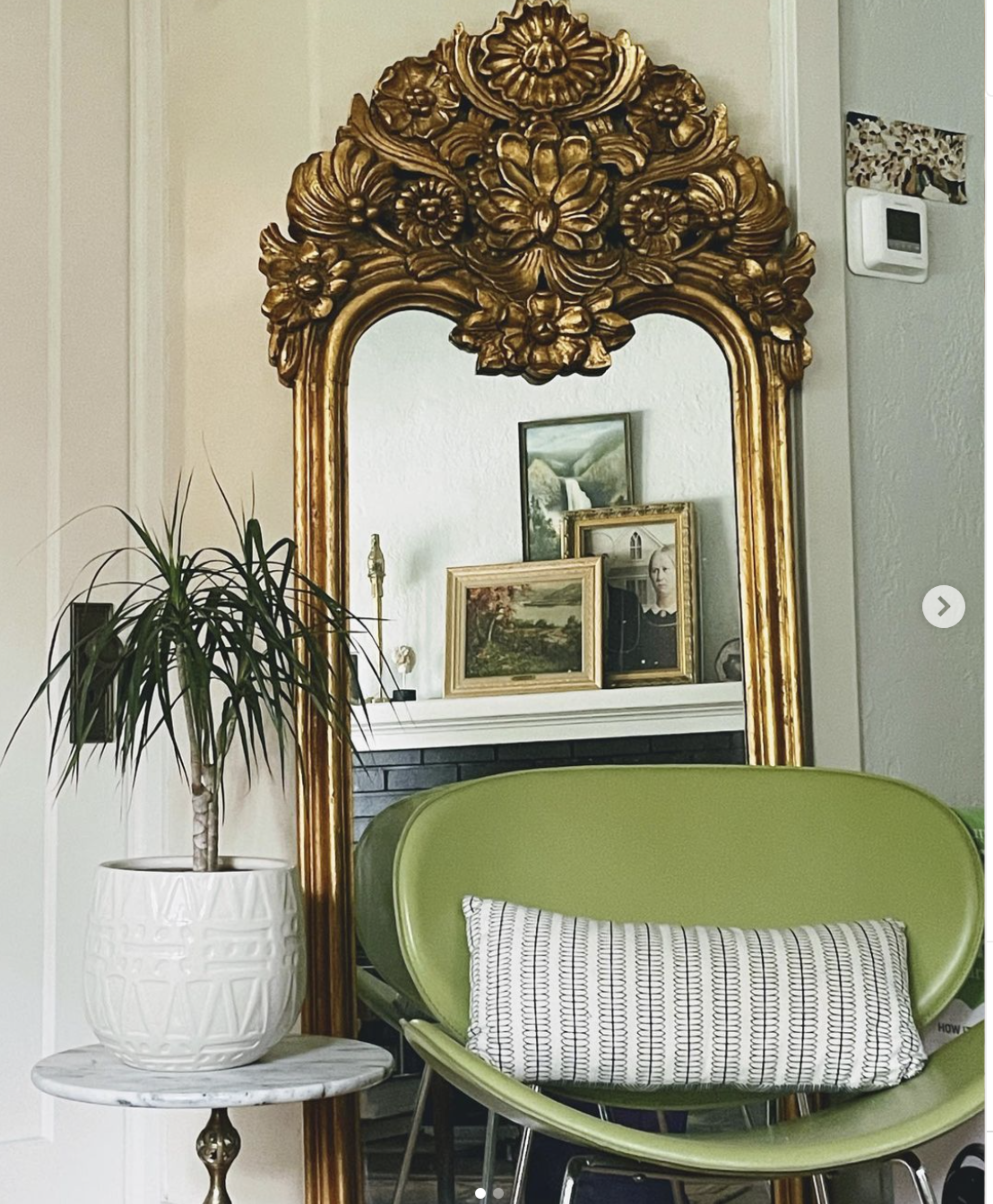 picture of vintage mirror and green chair